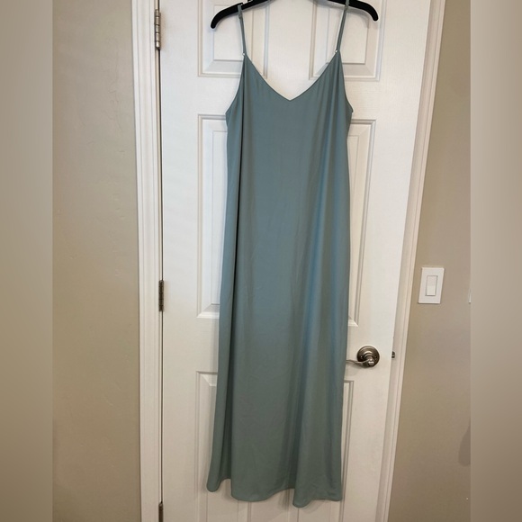 Show Me Your Mumu Jolie Silver Sage Maxi Dress Sz Medium - Picture 2 of 12